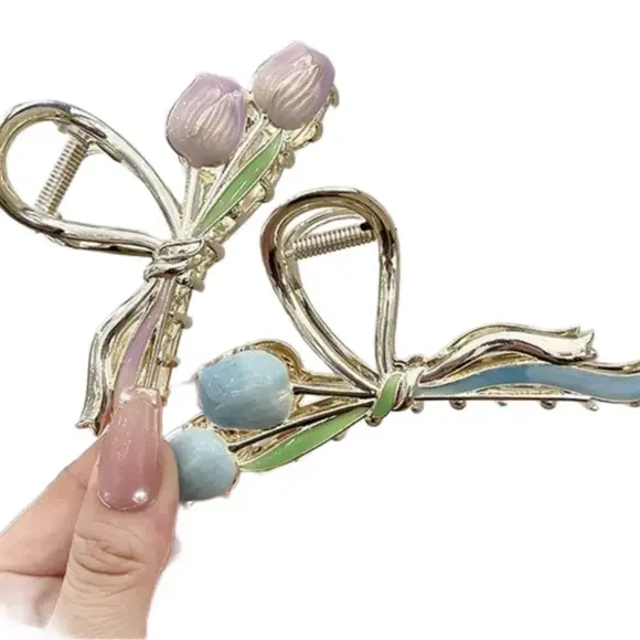 $20 (2 for $30) Metal Hair Claw Clip With Painted Blue Tulip Flowers Crab Clip - Picture 6 of 9